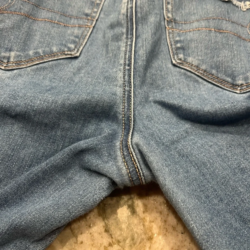 American eagle distressed‎ hi rise jegging Jena’s size 16 short